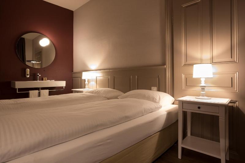 Double Room image 1