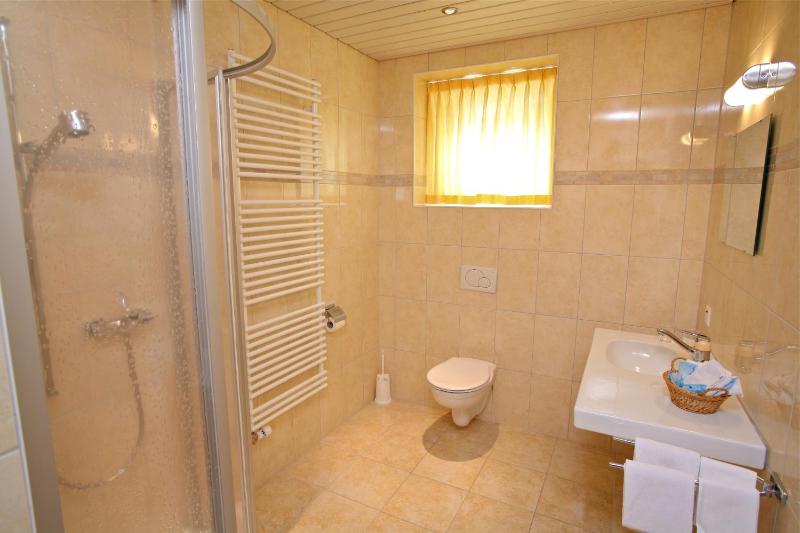 Quadruple Room image 3