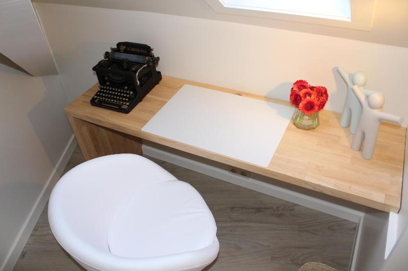 Deluxe Double Room with Bath image 2
