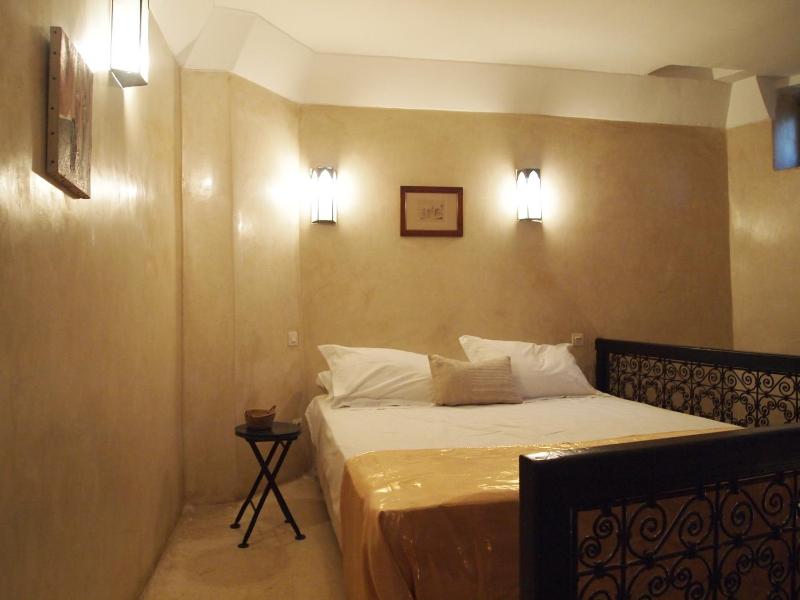 Beige Double Room image 3