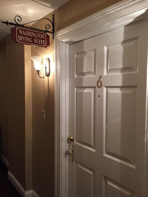 Standard Suite image 2