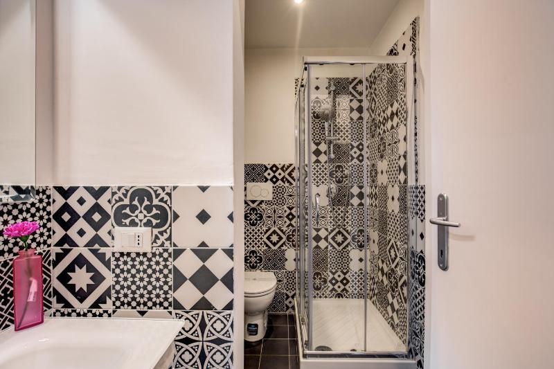 Triple Room with Private External Bathroom image 2