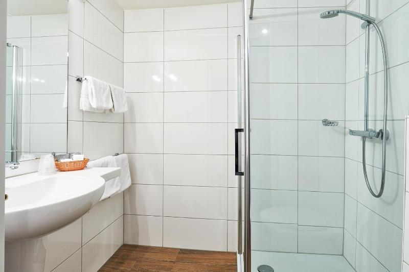 Double Room with Garden View image 4