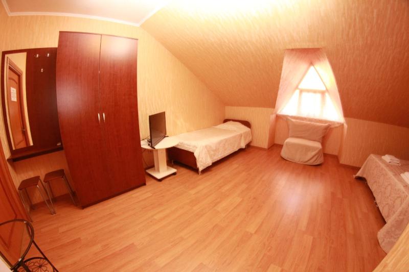 Quadruple Room without balcony image 2