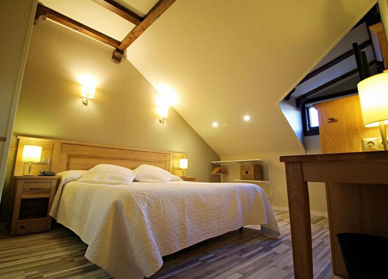 Standard Double or Twin Room image 1