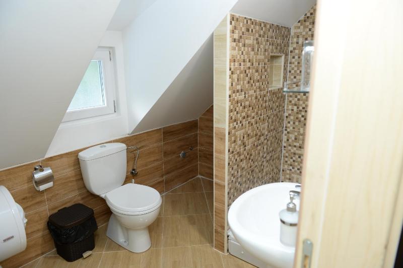 Apartment with Mountain View image 3