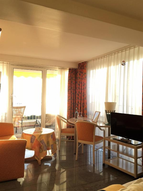 Double Room with Lake View image 2