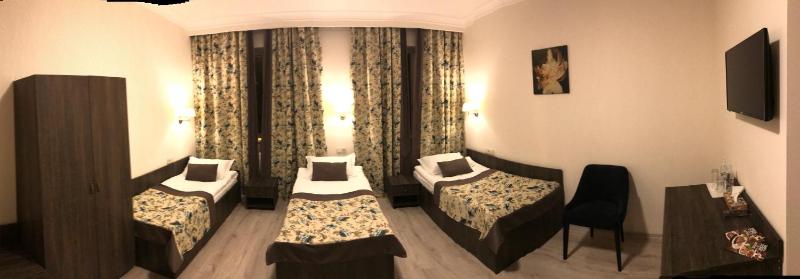 Classic Triple Room image 1