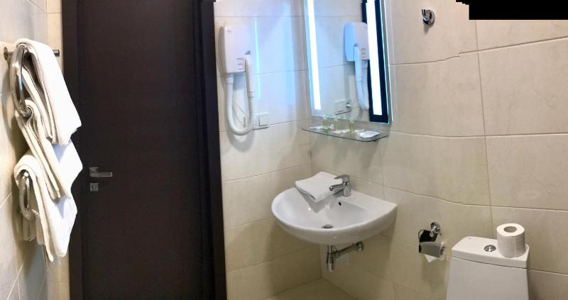 Classic Triple Room image 3