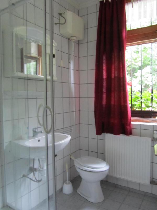 Small Double Room image 3