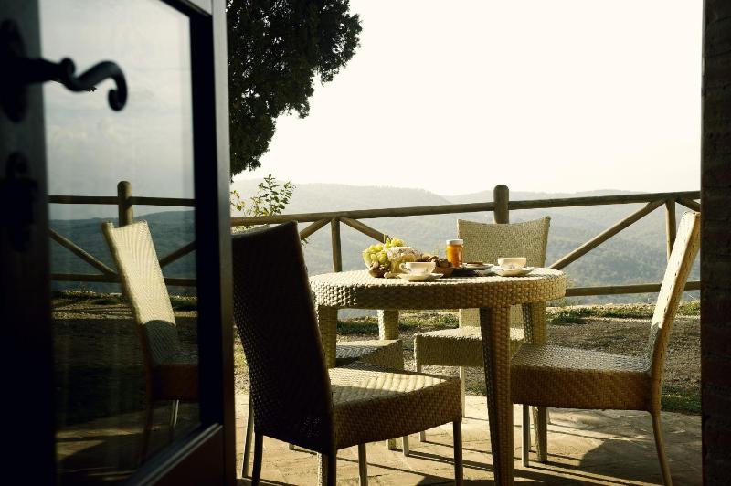 Two Bedroom Apartment with Patio (5 Adults) image 2
