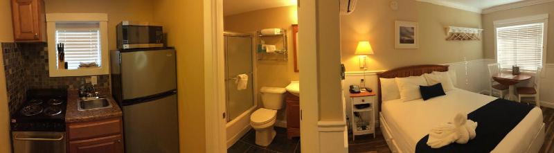 Deluxe Queen Room image 3