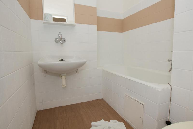 Single Room image 2