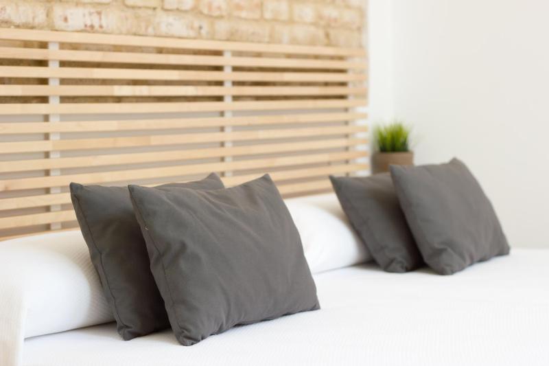 Two-Bedroom Apartment (4-5 Adults) image 4