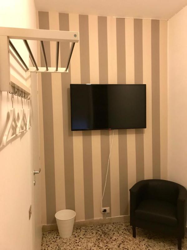 Economy Single Room image 2