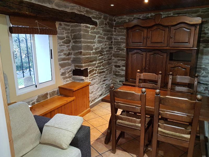 Quadruple Room with Private Bathroom image 2