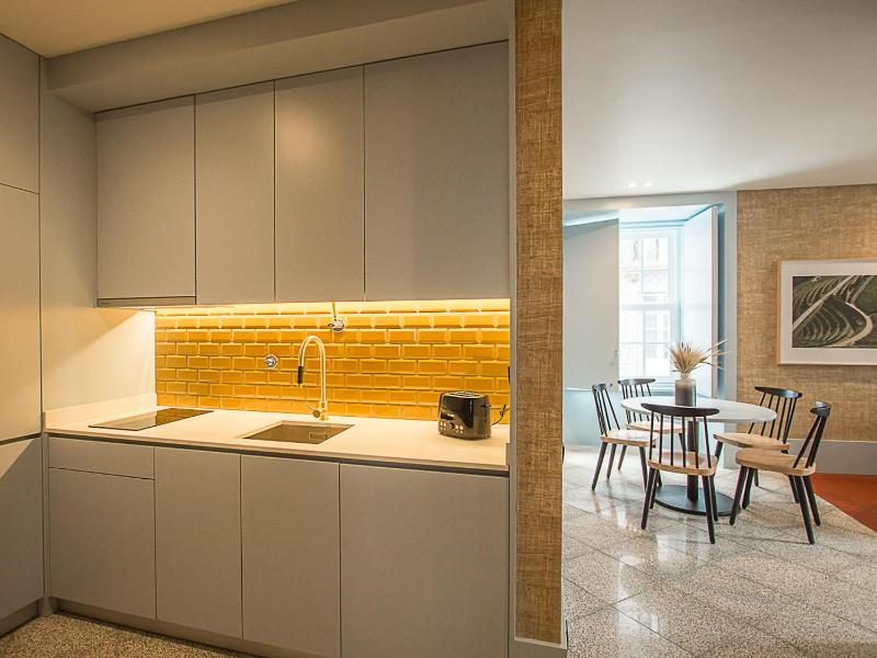 Apartment (6 Adults) image 3