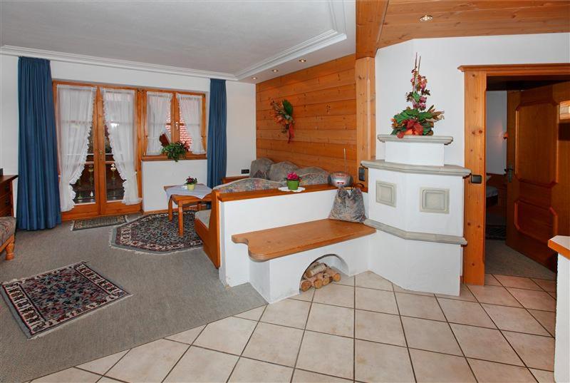 One-Bedroom Apartment image 2