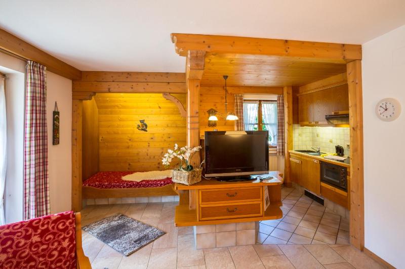 One-Bedroom Apartment image 3