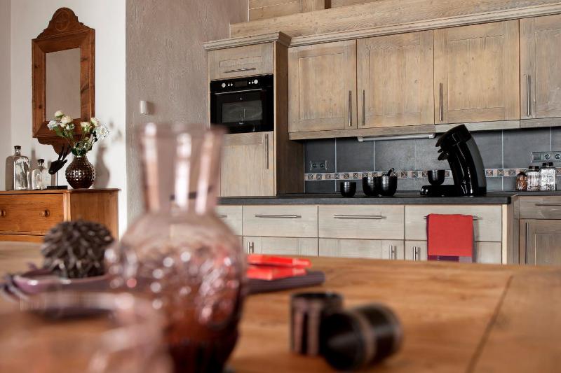 Two-Bedroom Apartment with Spa Access (6 Adults)  image 4