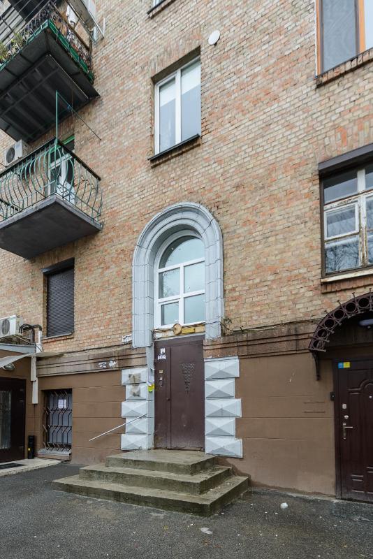 Apartment near Olympic Stadium - image 8