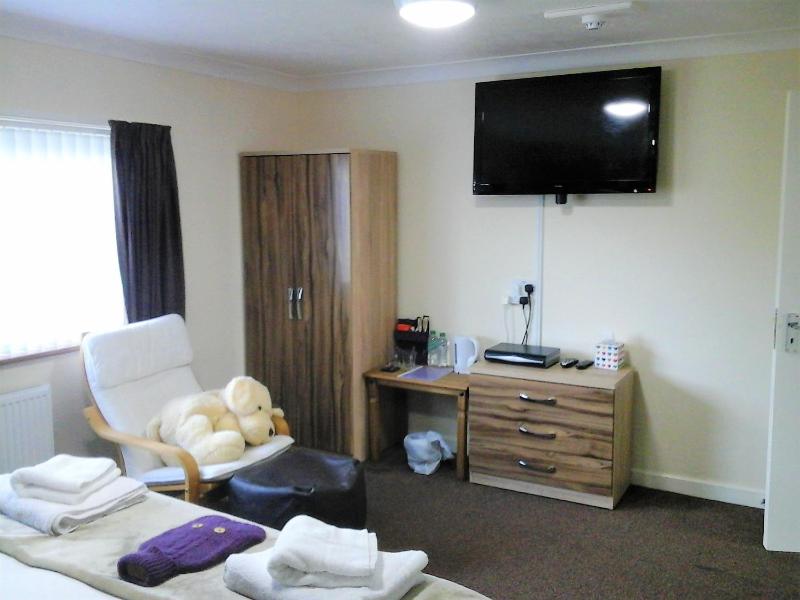 King or Twin Room image 2