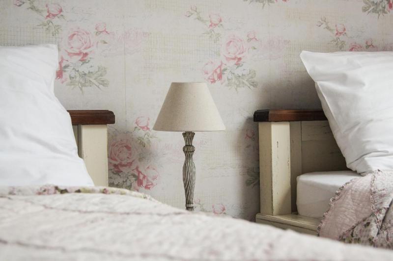 Twin Room image 2