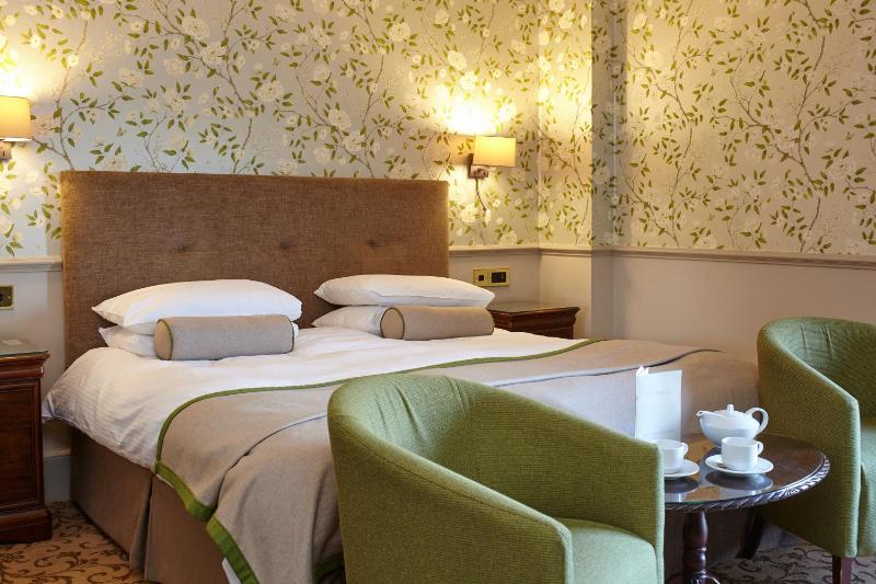 Classic Double or Twin Room image 3