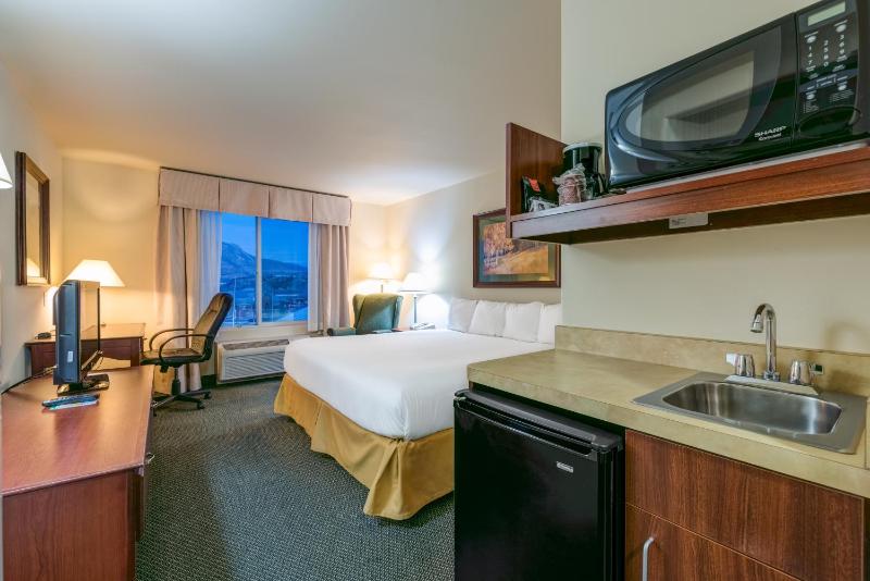 King Suite - Non-Smoking image 2