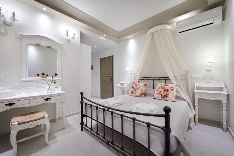 Deluxe Suite image 1