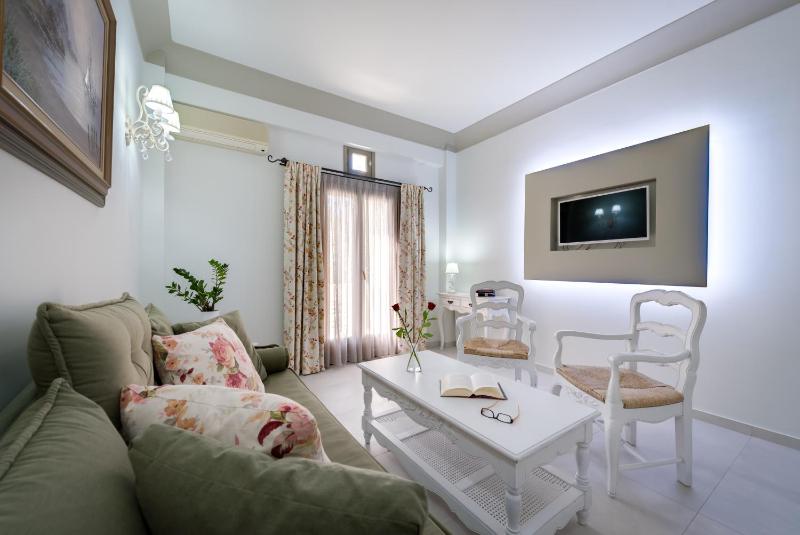 Deluxe Suite image 4
