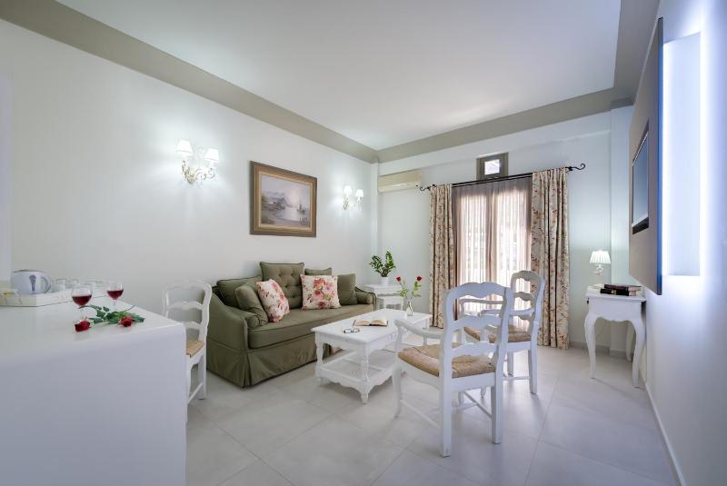 Deluxe Suite image 3