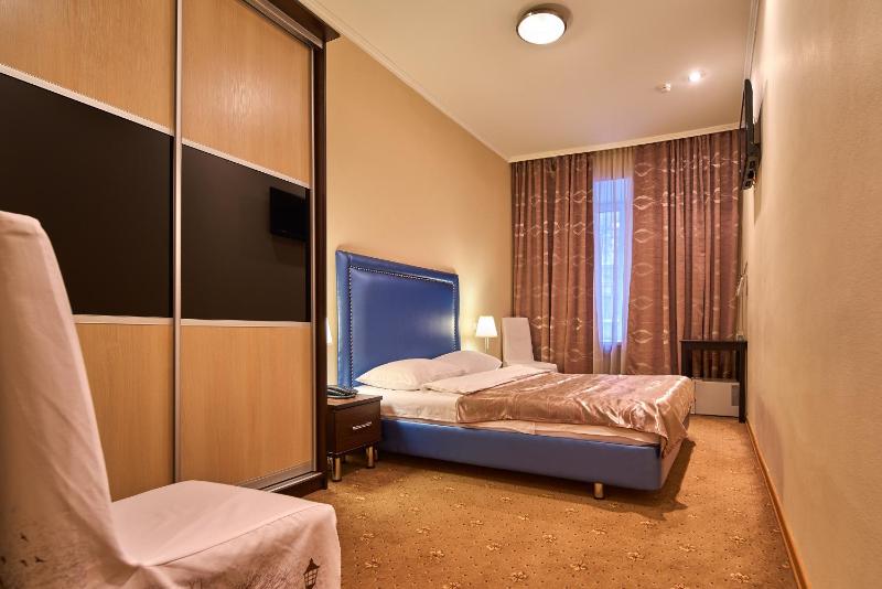 Superior Double Room Comfort  image 3