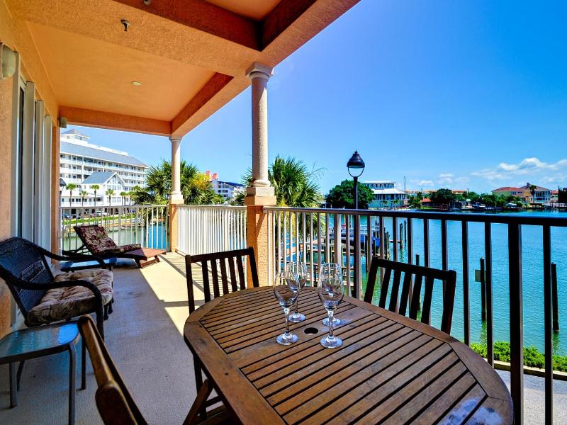 Harborview Grande 202 - image 1