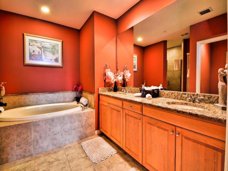Harborview Grande 701 - image 28