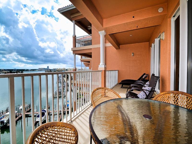Harborview Grande 701 - image 21