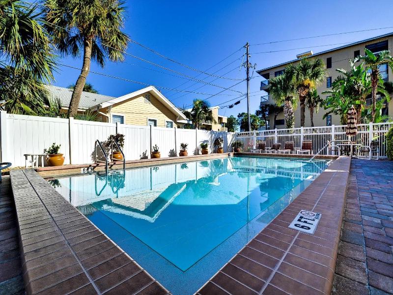 Surfside Condos 204 - image 17