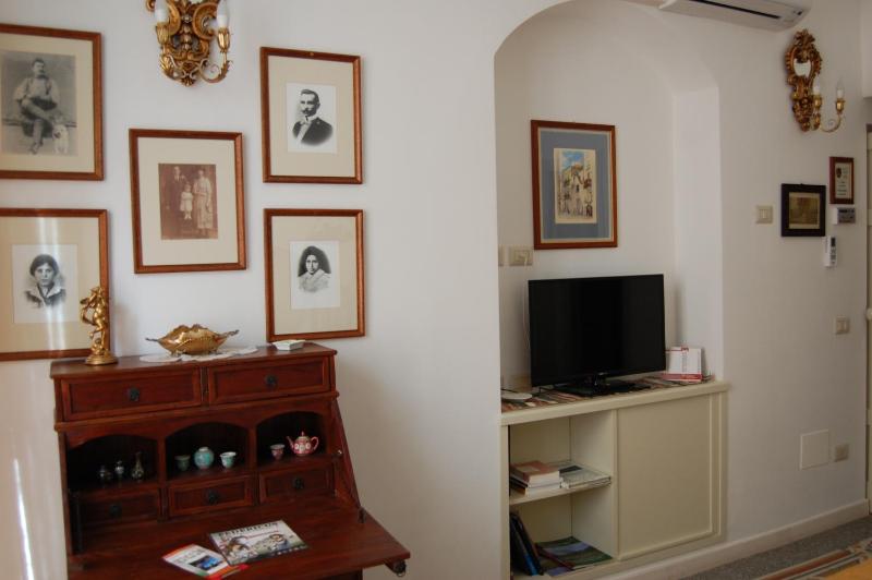 Deluxe Double Room with Balcony image 1