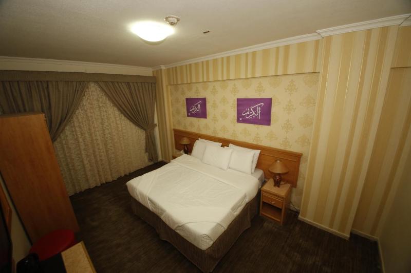 Standard Quadruple Room image 1