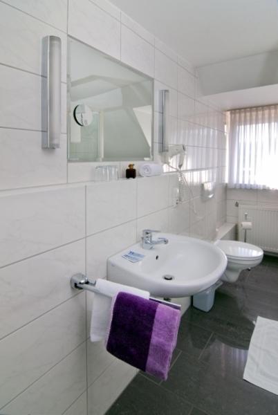 Standard Single Room image 3