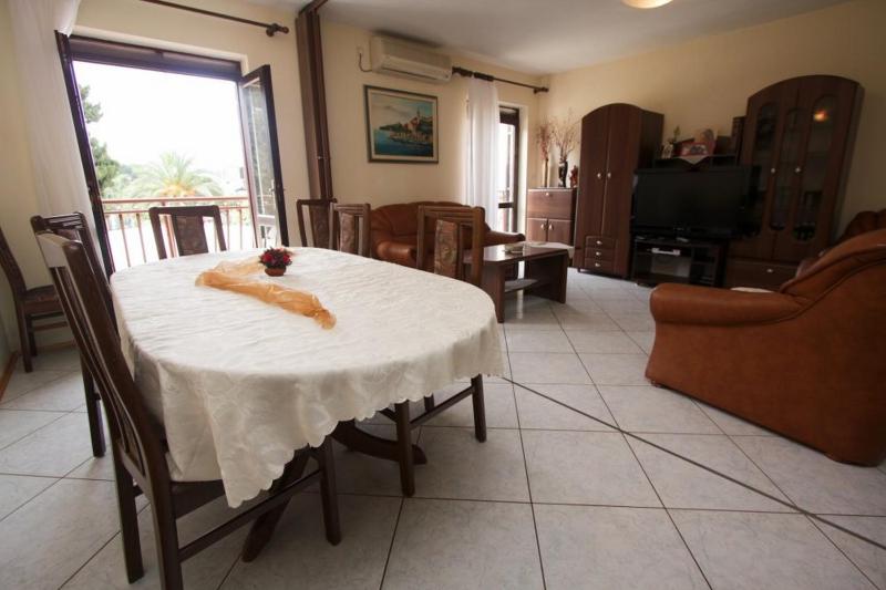 Guest House Nevena - image 3