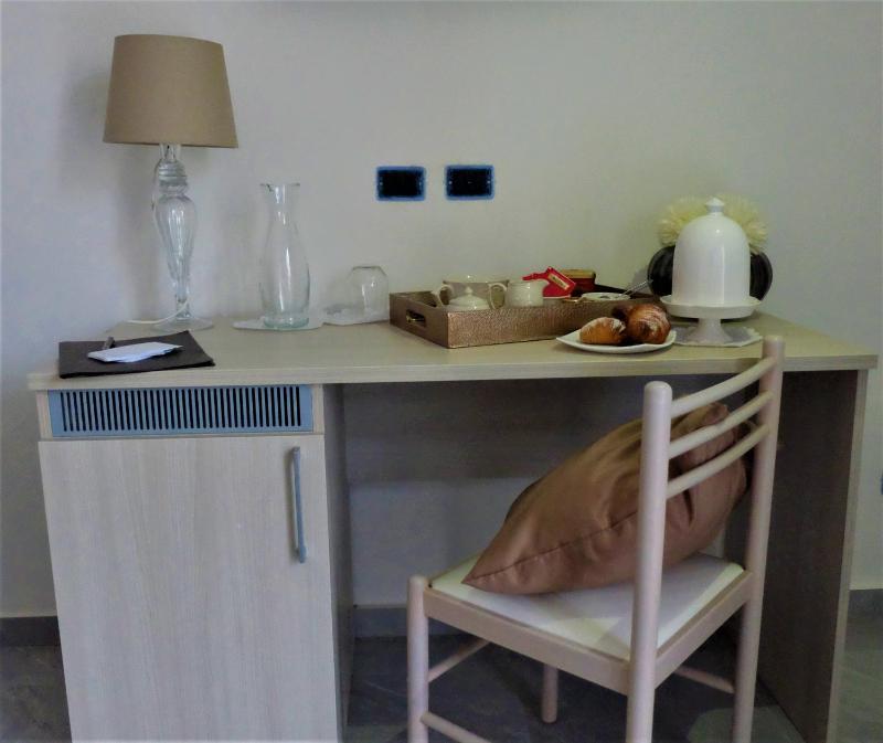 Deluxe Double Room with Extra Bed image 1