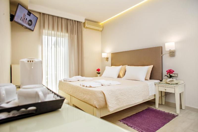 Standard Double Room image 2