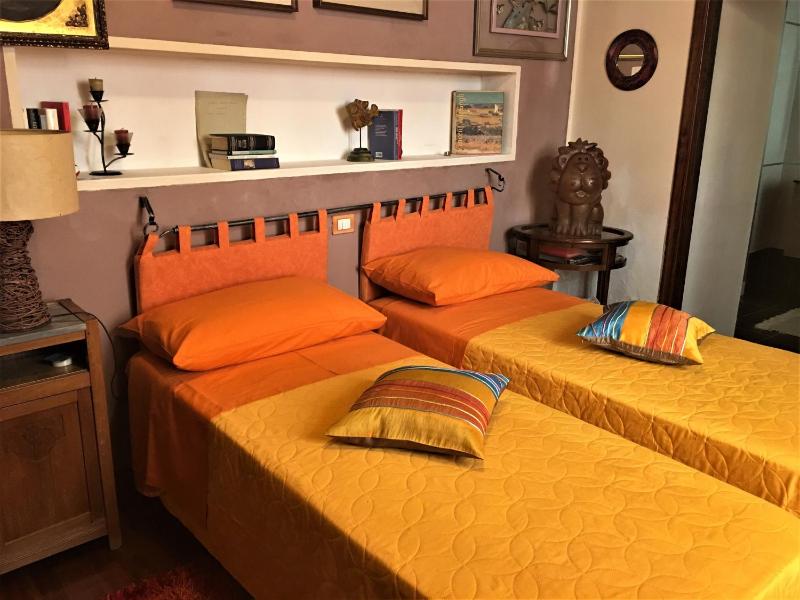 Deluxe Double or Twin Room with City View image 3