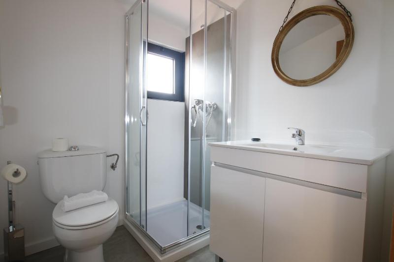 Standard Single Room image 2