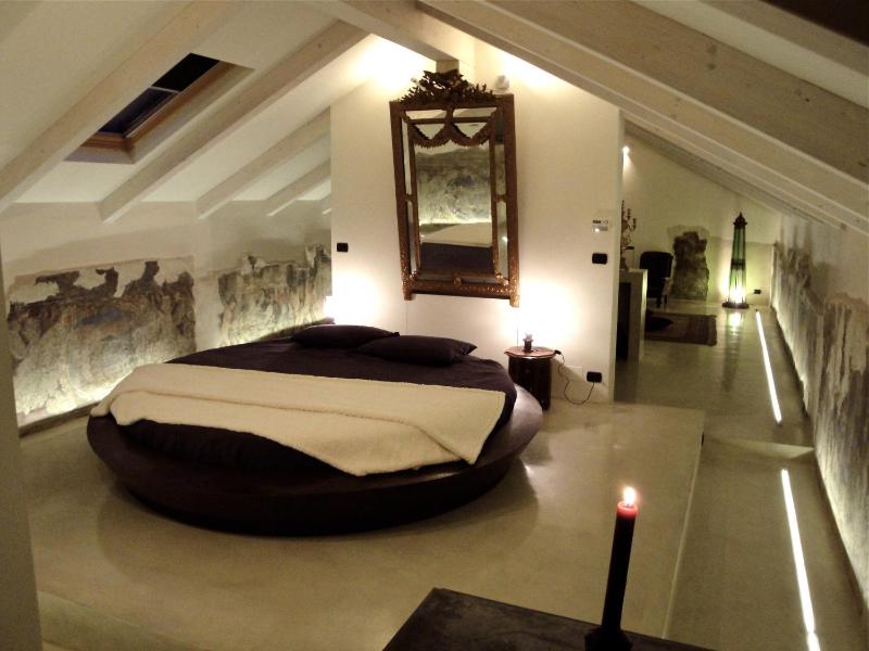 Deluxe Suite with Spa Bath image 1