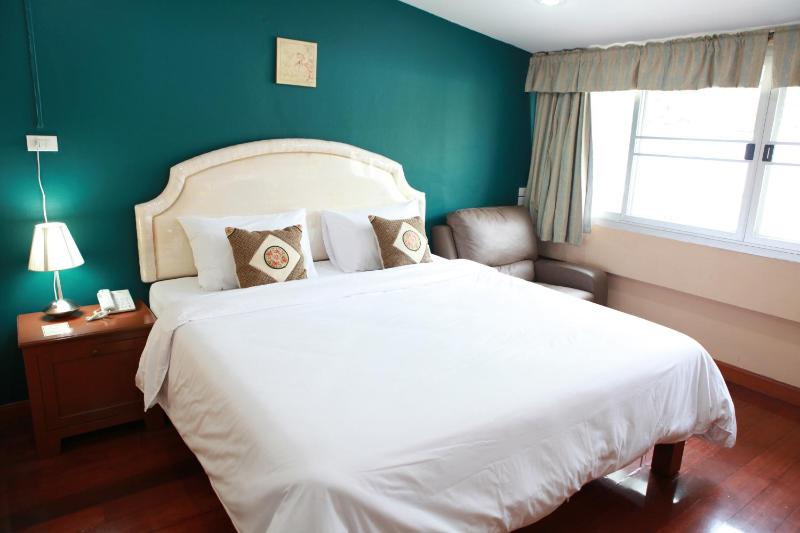 PR Place Hotel - image 11