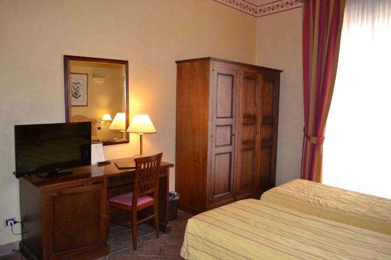 Hotel La Ville - image 33
