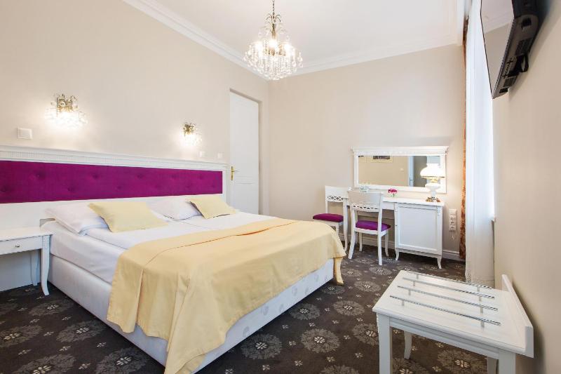 Large Double Room image 2
