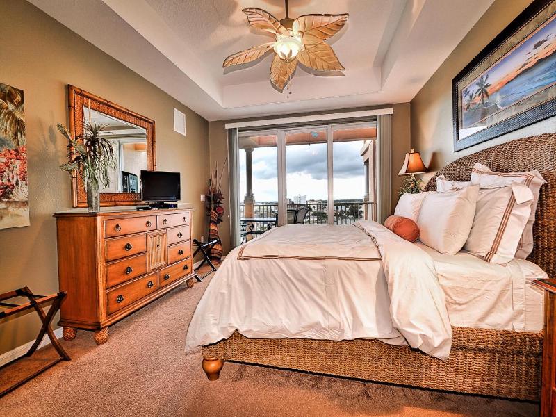 Harborview Grande 703 - image 21
